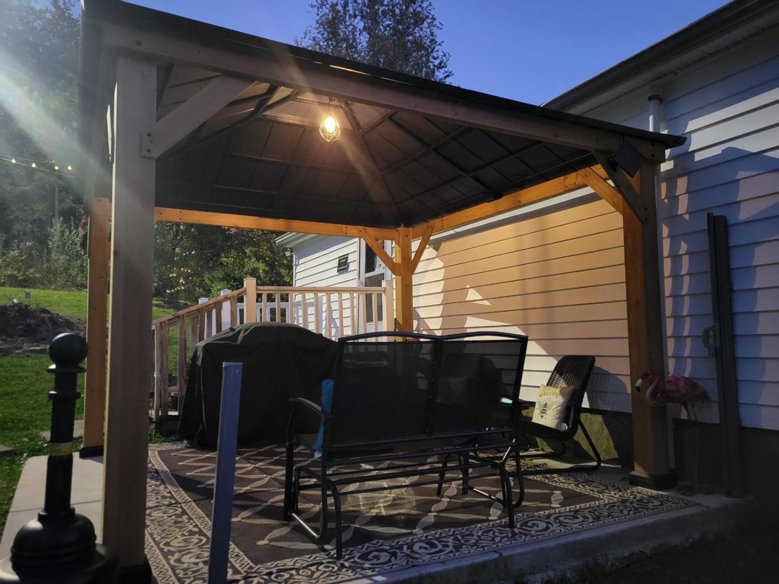 Henry Giggling Creek Cottage - Bedjet! King Sized! Gazebo, 45 Acres, Arcades, Nintendo, More מראה חיצוני תמונה